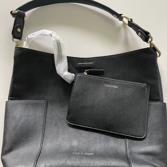Black Calvin Klein Shoulder Bagu - Picture 2 of 2